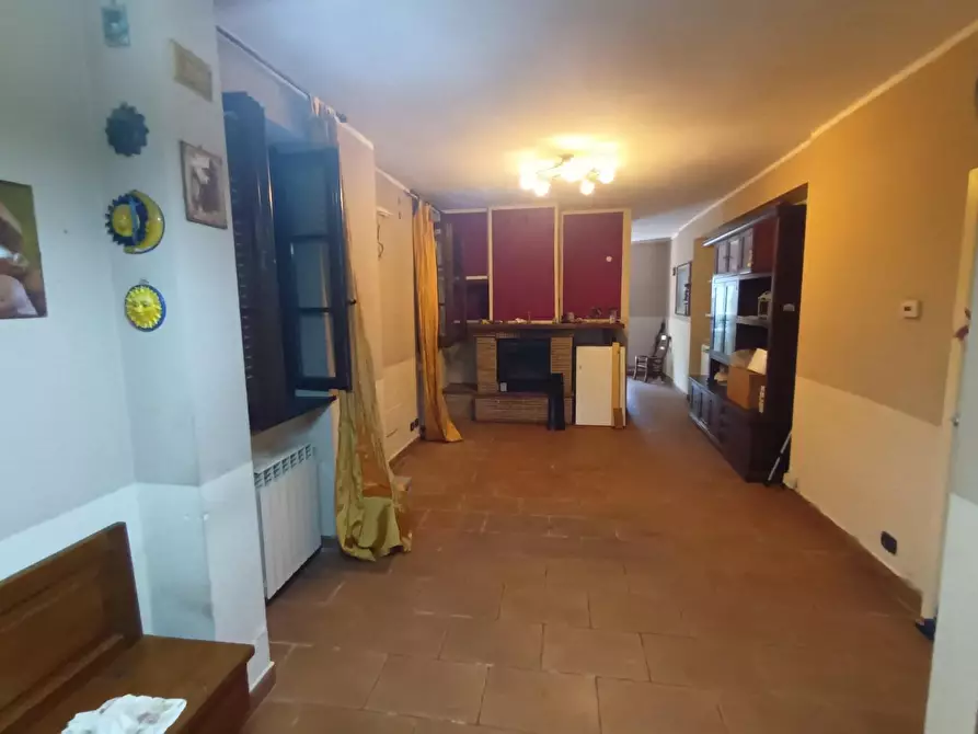 Immagine 1 di Porzione di casa in vendita  a Lucca