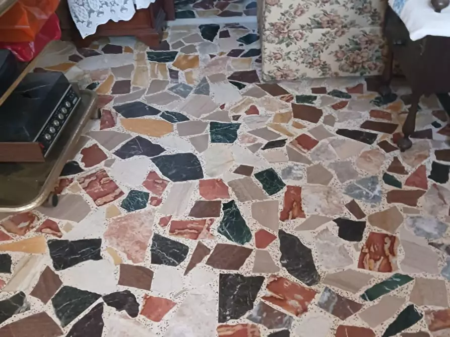 Immagine 21 di Villa in vendita  a Carrara