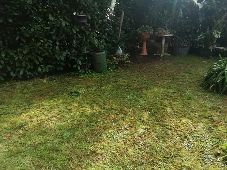 Immagine 12 di Villa in vendita  a Carrara