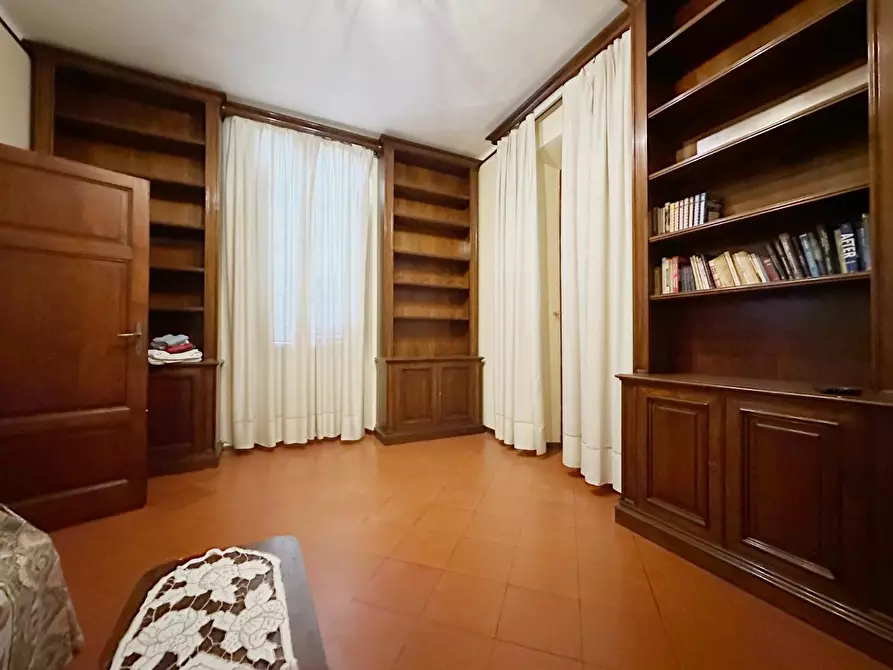Immagine 13 di Villa in vendita  a Lucca
