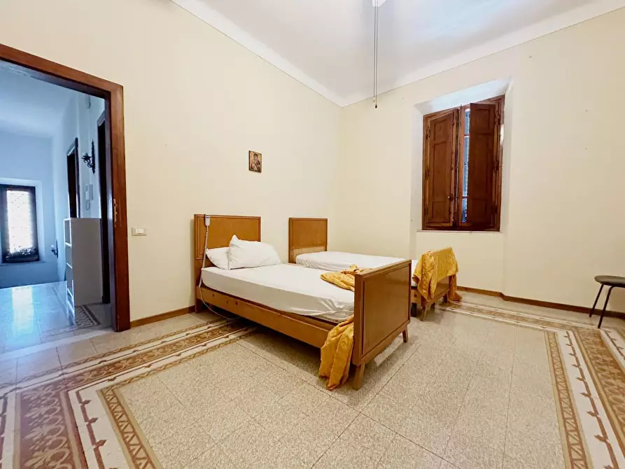 Immagine 18 di Villa in vendita  a Lucca