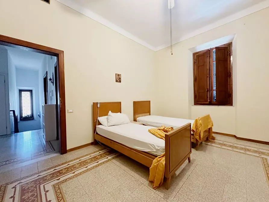 Immagine 17 di Villa in vendita  a Lucca