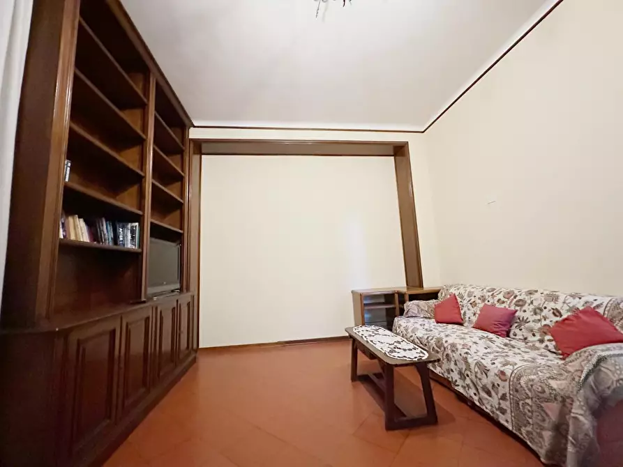 Immagine 12 di Villa in vendita  a Lucca