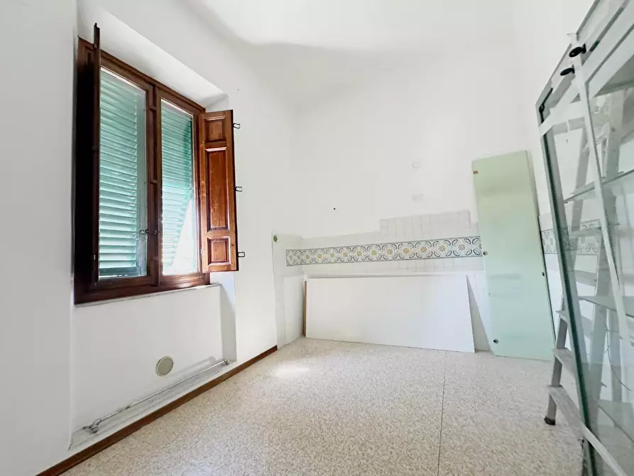 Immagine 23 di Villa in vendita  a Lucca