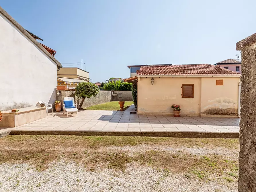 Immagine 48 di Appartamento in vendita  a Pisa