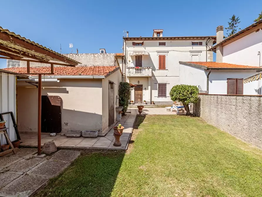 Immagine 52 di Appartamento in vendita  a Pisa