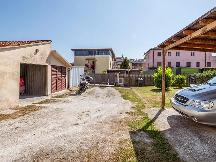 Immagine 56 di Appartamento in vendita  a Pisa