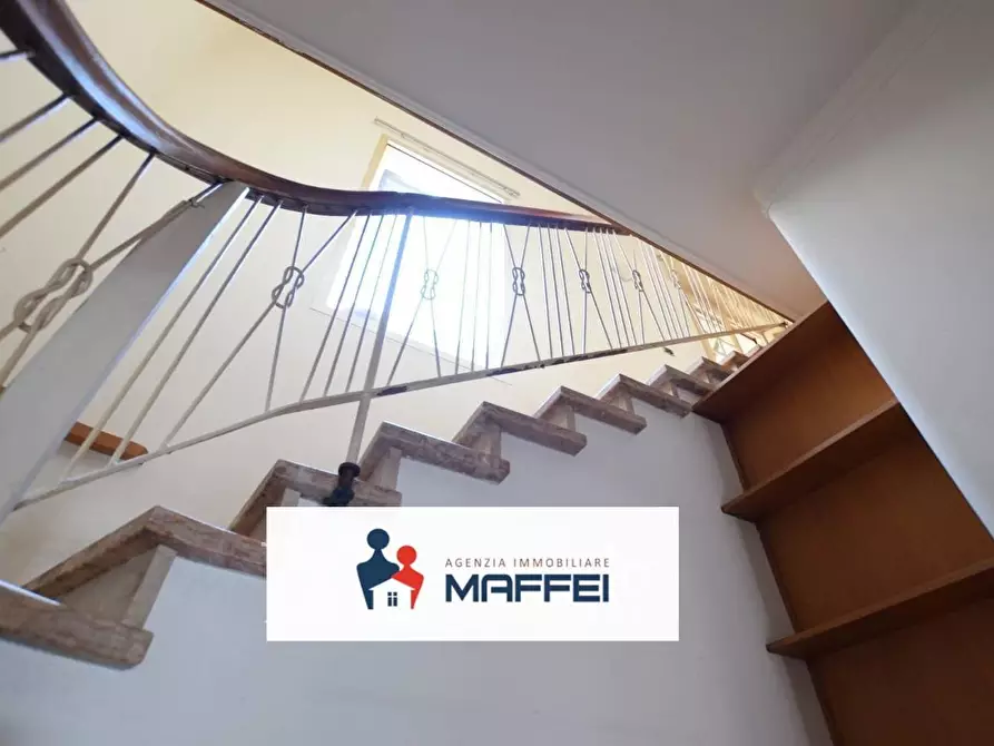 Immagine 6 di Villa in vendita  a Viareggio