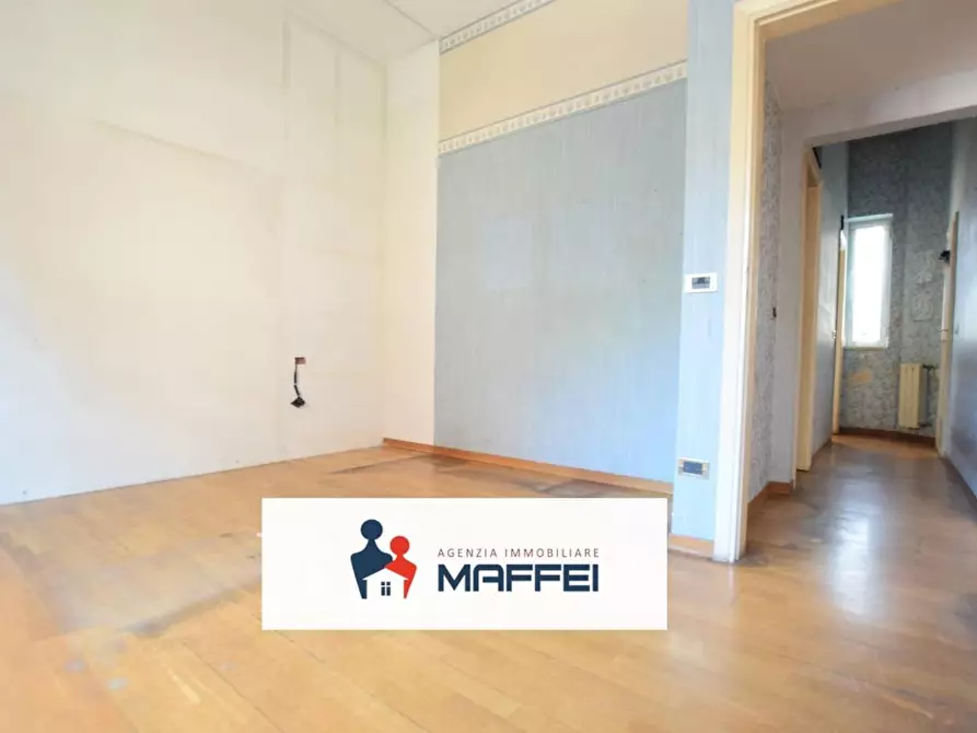 Immagine 12 di Villa in vendita  a Viareggio