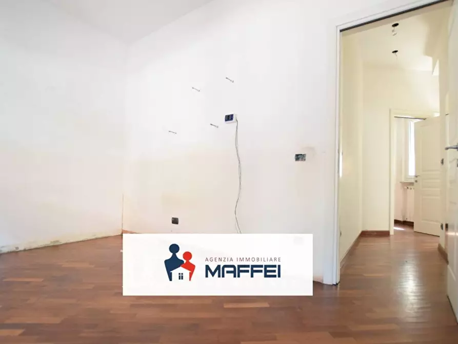 Immagine 5 di Villa in vendita  a Viareggio