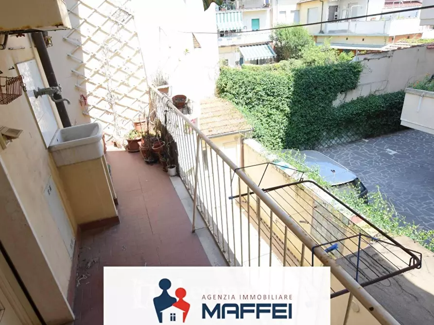 Immagine 16 di Villa in vendita  a Viareggio