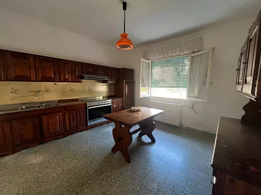 Immagine 9 di Casa indipendente in vendita  a Seravezza