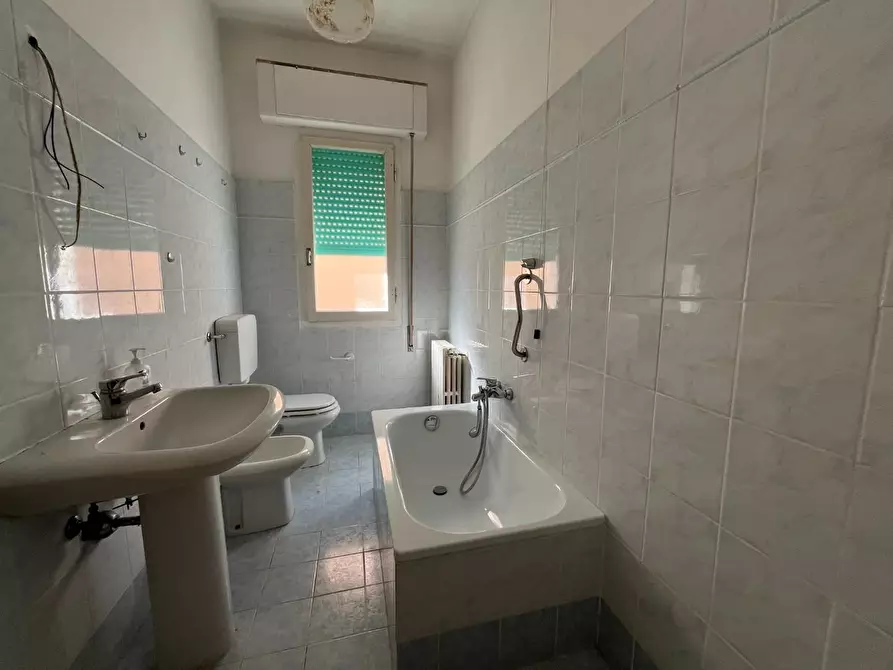 Immagine 11 di Casa indipendente in vendita  a Seravezza