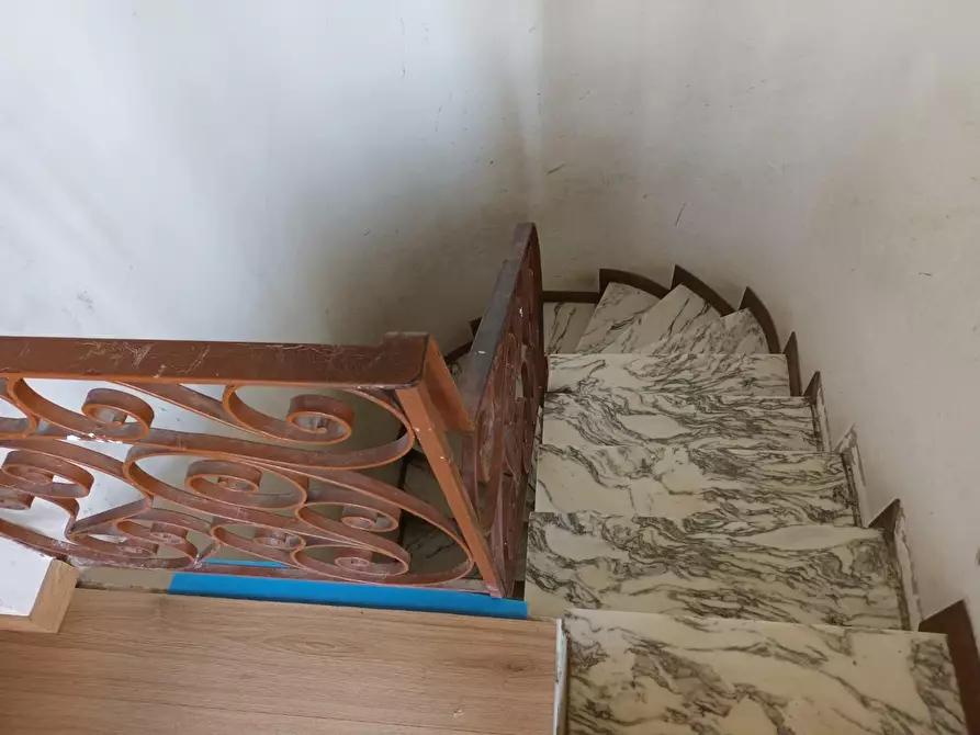 Immagine 6 di Villa in vendita  a Lucca