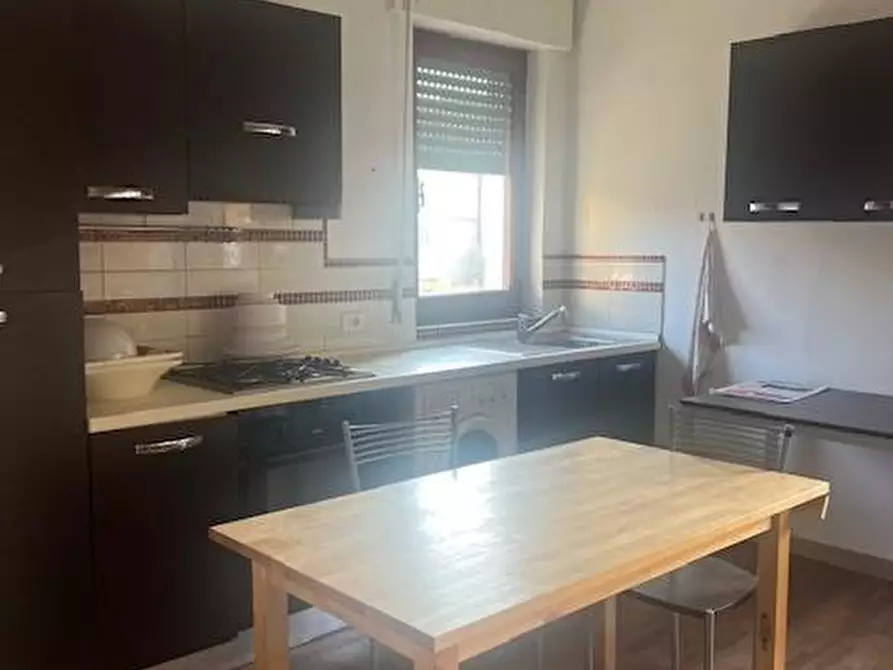 Immagine 1 di Casa quadrifamiliare in vendita  a Carrara