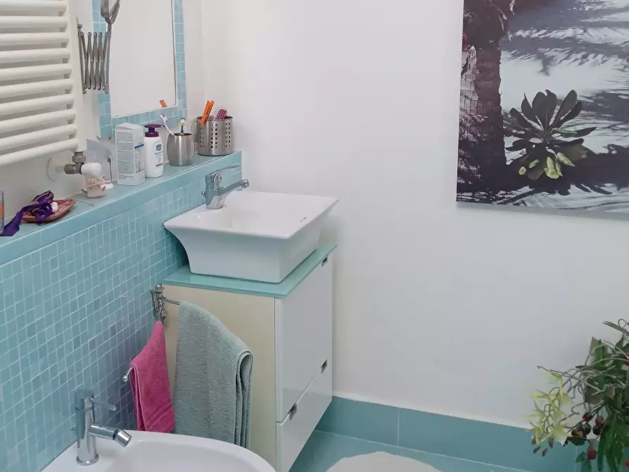 Immagine 15 di Appartamento in vendita  a Rosignano Marittimo