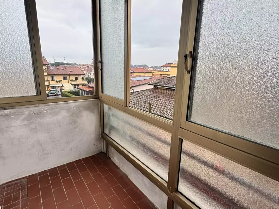 Immagine 1 di Appartamento in vendita  a Viareggio