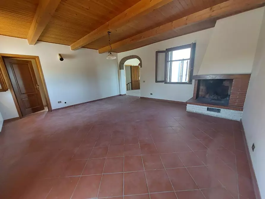 Immagine 9 di Casa indipendente in vendita  a Pontedera