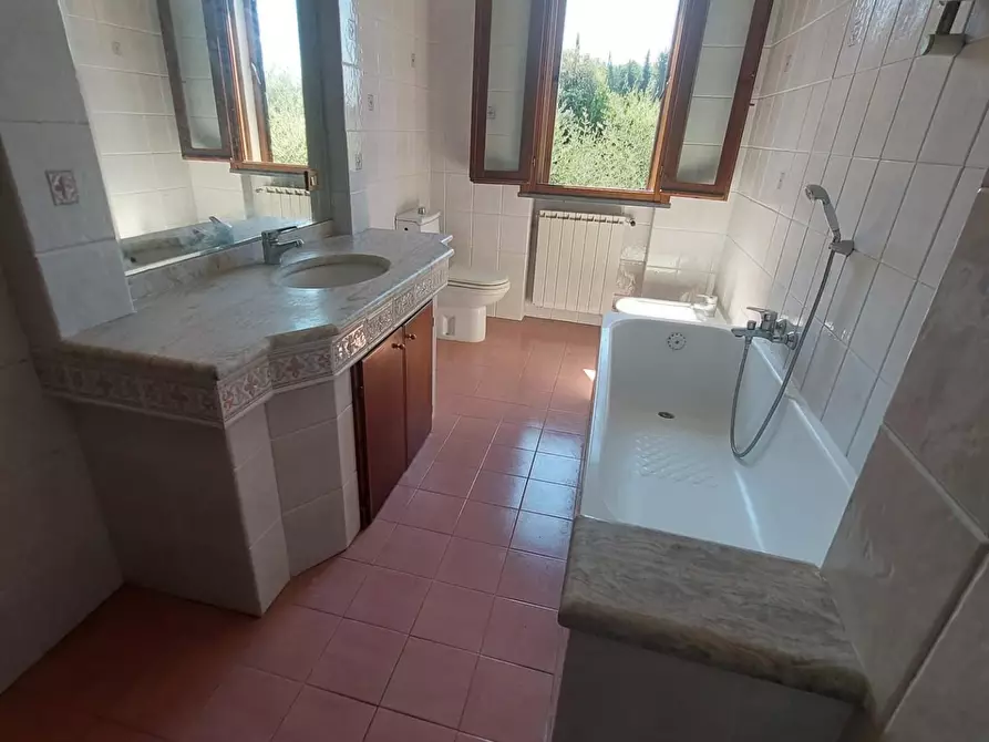 Immagine 17 di Casa indipendente in vendita  a Pontedera