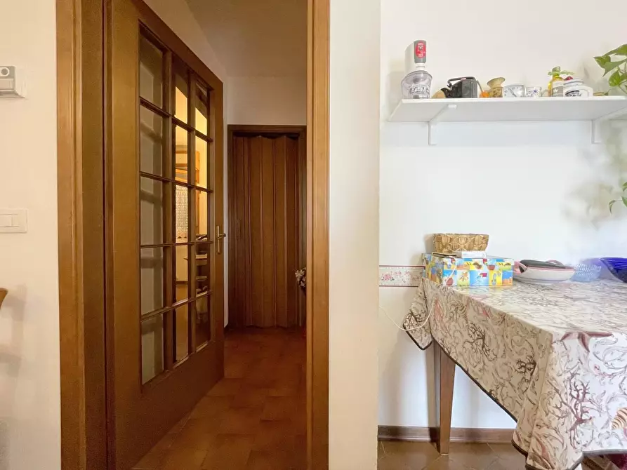 Immagine 11 di Appartamento in vendita  a Camaiore