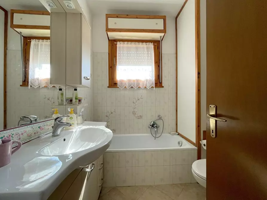 Immagine 30 di Appartamento in vendita  a Camaiore