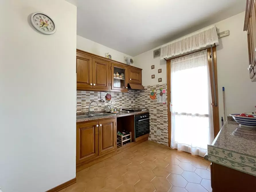 Immagine 7 di Appartamento in vendita  a Camaiore