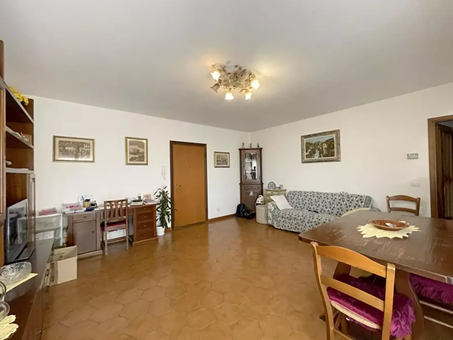 Immagine 4 di Appartamento in vendita  a Camaiore