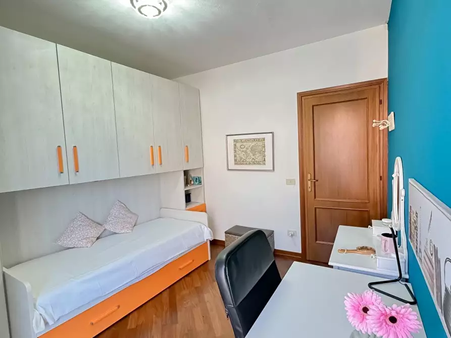 Immagine 17 di Villa in vendita  a Pisa