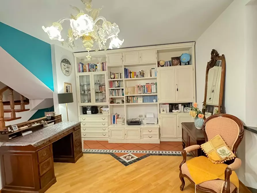 Immagine 10 di Villa in vendita  a Pisa