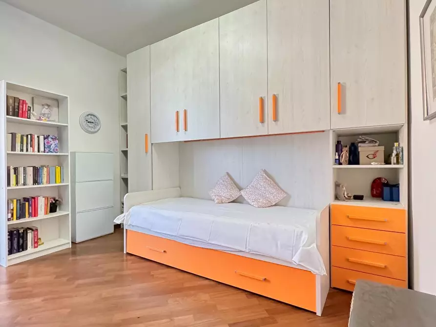 Immagine 18 di Villa in vendita  a Pisa