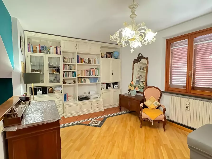 Immagine 11 di Villa in vendita  a Pisa