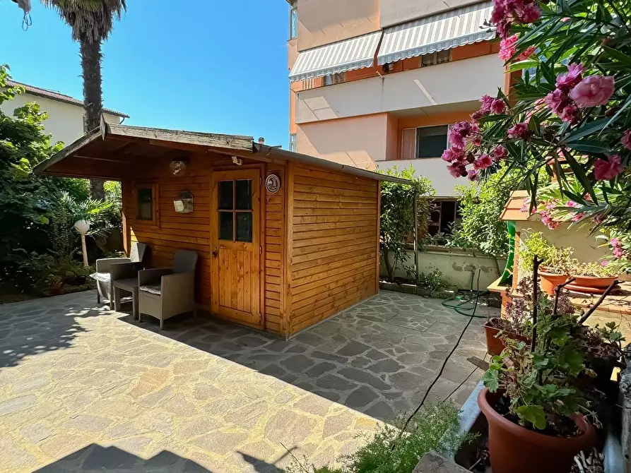 Immagine 5 di Villa in vendita  a Pisa