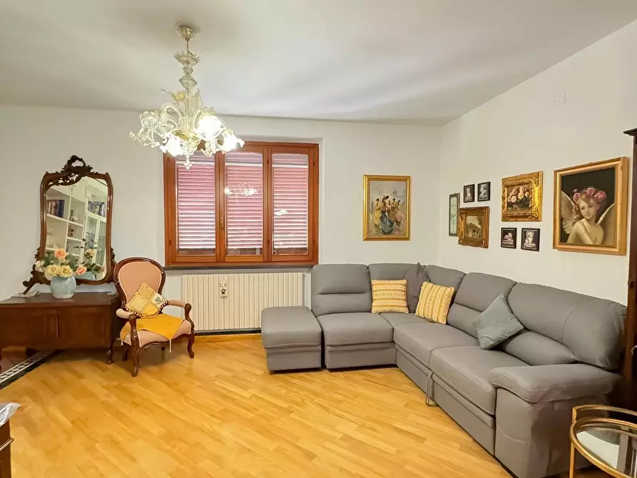 Immagine 13 di Villa in vendita  a Pisa