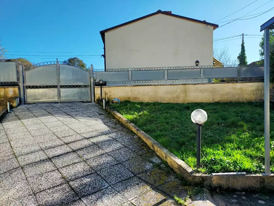 Immagine 3 di Casa bifamiliare in vendita  a Massarosa