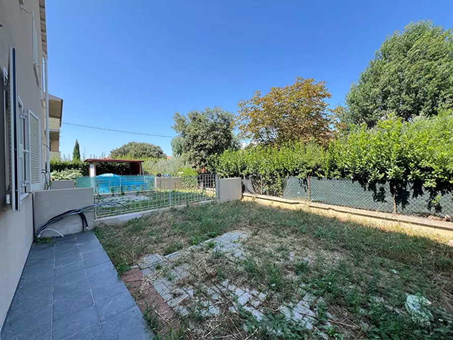 Immagine 23 di Appartamento in vendita  a Pontedera