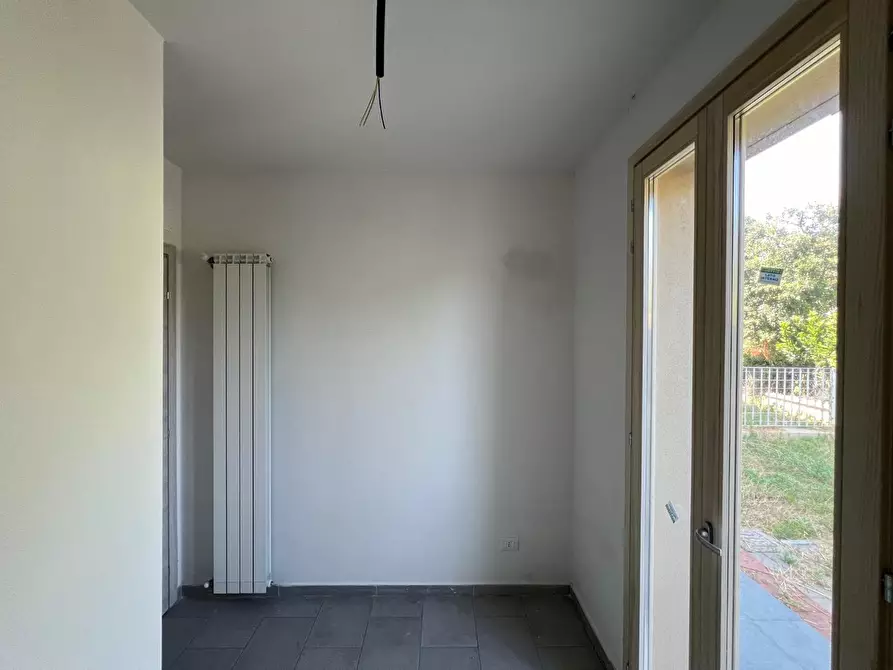 Immagine 21 di Appartamento in vendita  a Pontedera