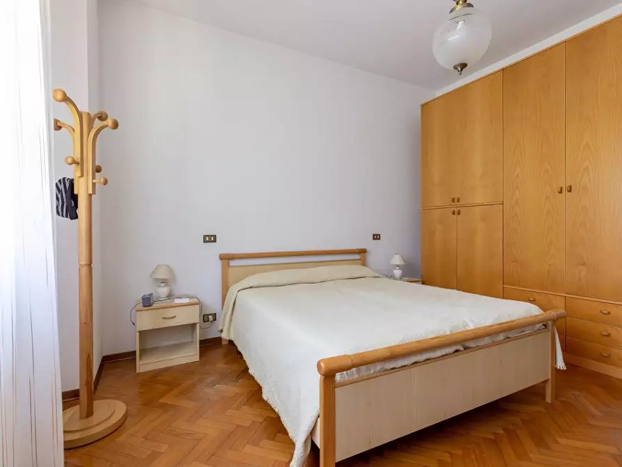 Immagine 19 di Villa in vendita  a Camaiore