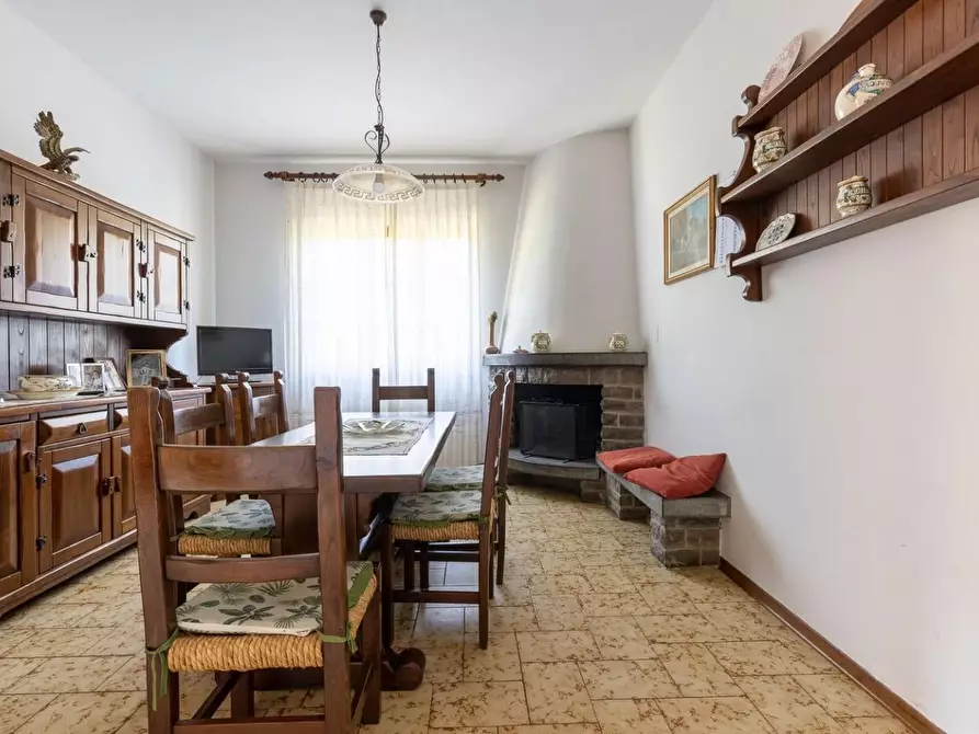 Immagine 6 di Villa in vendita  a Camaiore