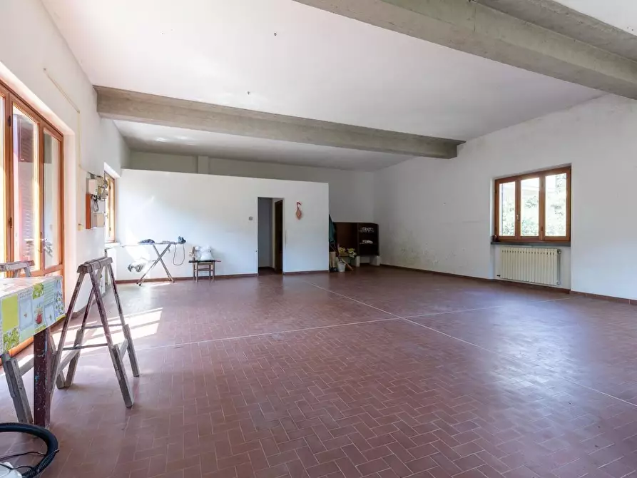 Immagine 9 di Villa in vendita  a Camaiore