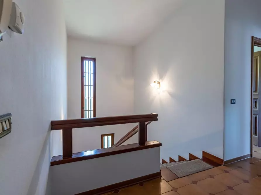 Immagine 13 di Villa in vendita  a Camaiore