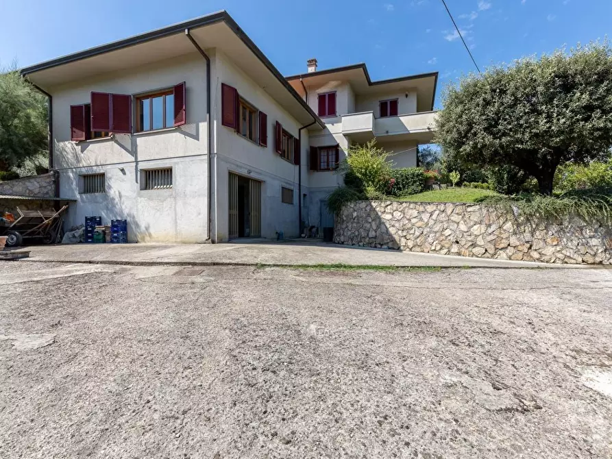 Immagine 28 di Villa in vendita  a Camaiore