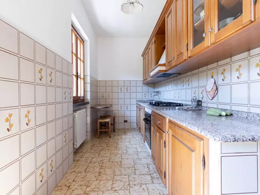 Immagine 10 di Villa in vendita  a Camaiore