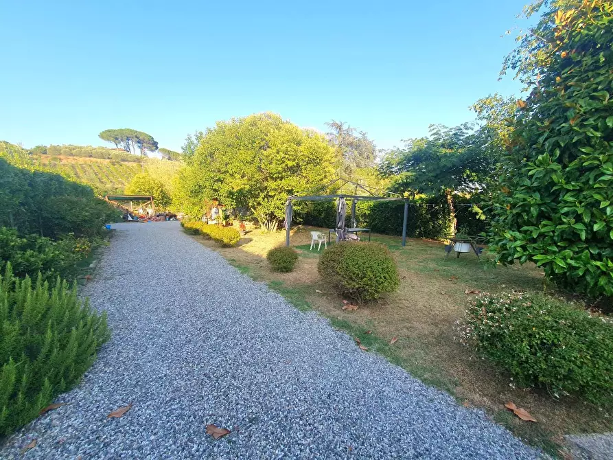 Immagine 60 di Villa in vendita  a Lucca