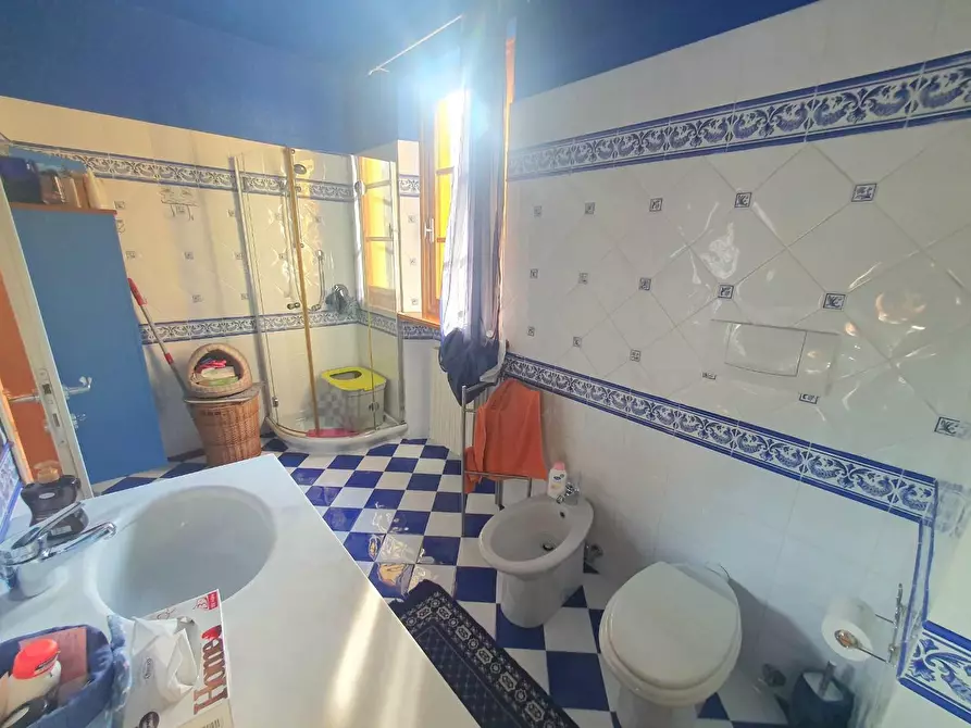 Immagine 46 di Villa in vendita  a Lucca