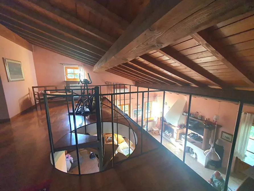 Immagine 25 di Villa in vendita  a Lucca