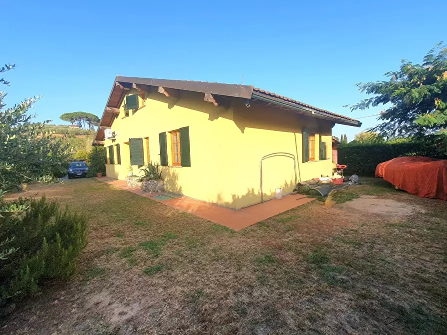 Immagine 57 di Villa in vendita  a Lucca
