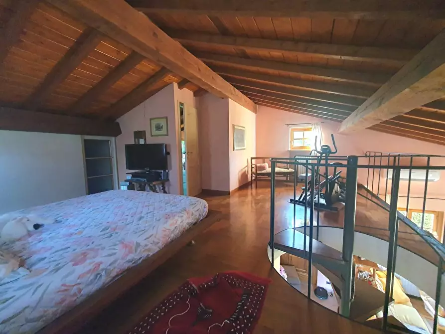 Immagine 26 di Villa in vendita  a Lucca