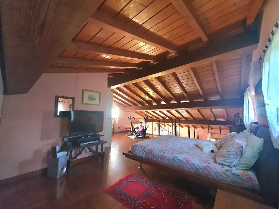 Immagine 20 di Villa in vendita  a Lucca