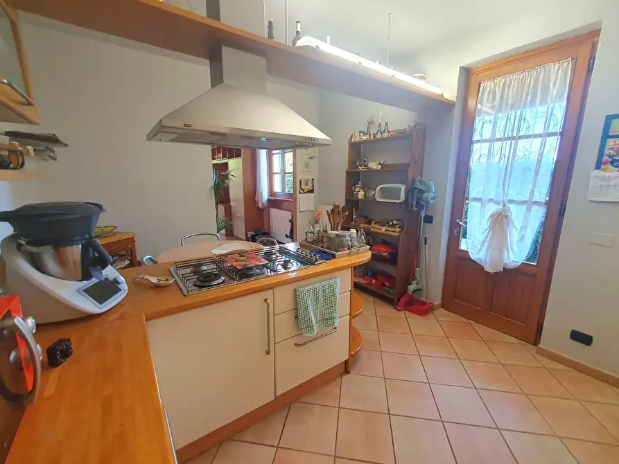 Immagine 15 di Villa in vendita  a Lucca