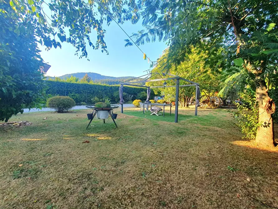 Immagine 62 di Villa in vendita  a Lucca